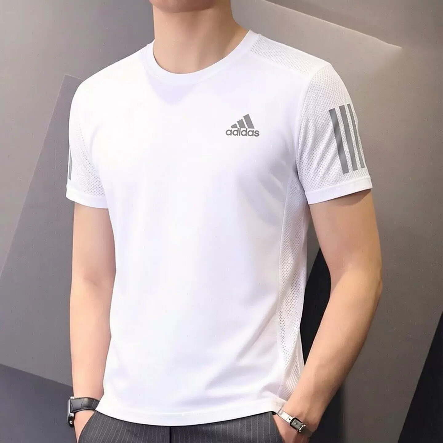 阿迪达斯白色短袖男t恤夏季新款透气冰丝速干半袖男士健身运动服