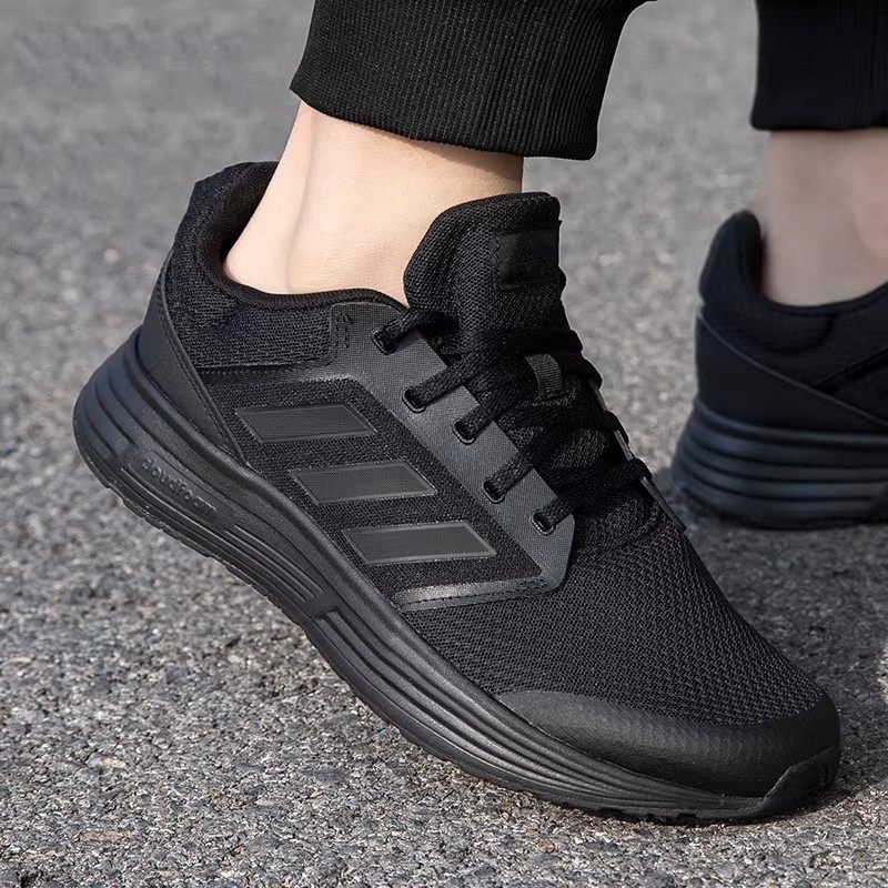 阿迪达斯正品男鞋冬季新款训练运动鞋黑武士男缓震轻便透气跑步鞋