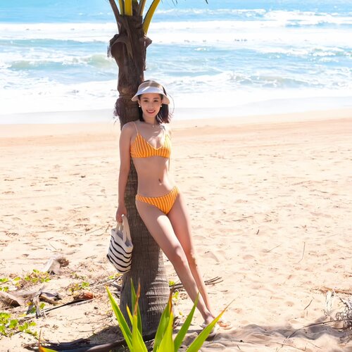 杨采钰同款分体bikini度假比基尼