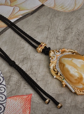 祝融珍品天然俄料妖花纹白花蜜蜡吊坠18k钻石金镶嵌象形观音吊坠