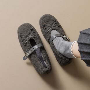 葡萄妈studio同款蝴蝶结毛毛单鞋女新款外穿保暖一字扣带平底鞋潮