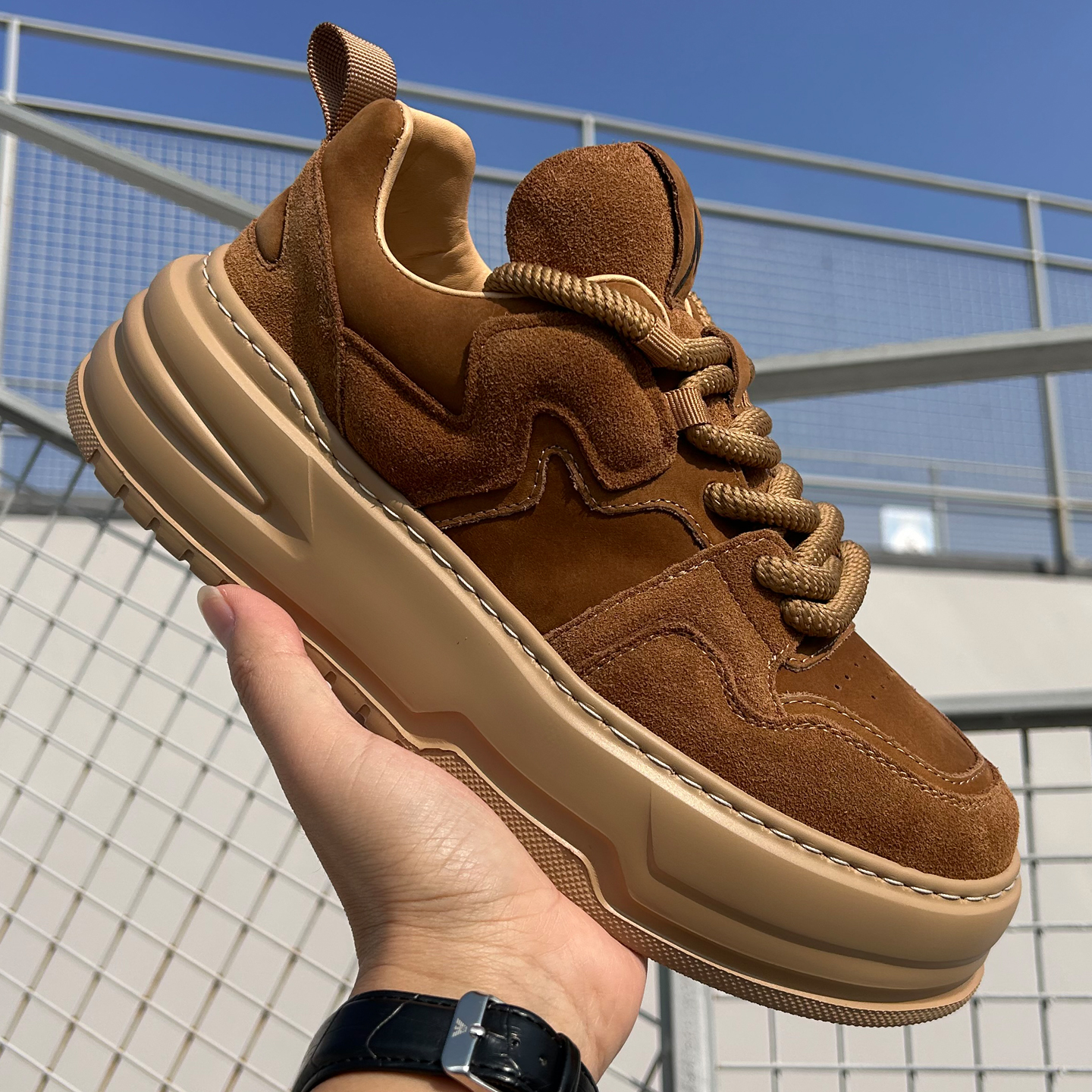 男鞋翻毛皮拼接厚底休闲板鞋