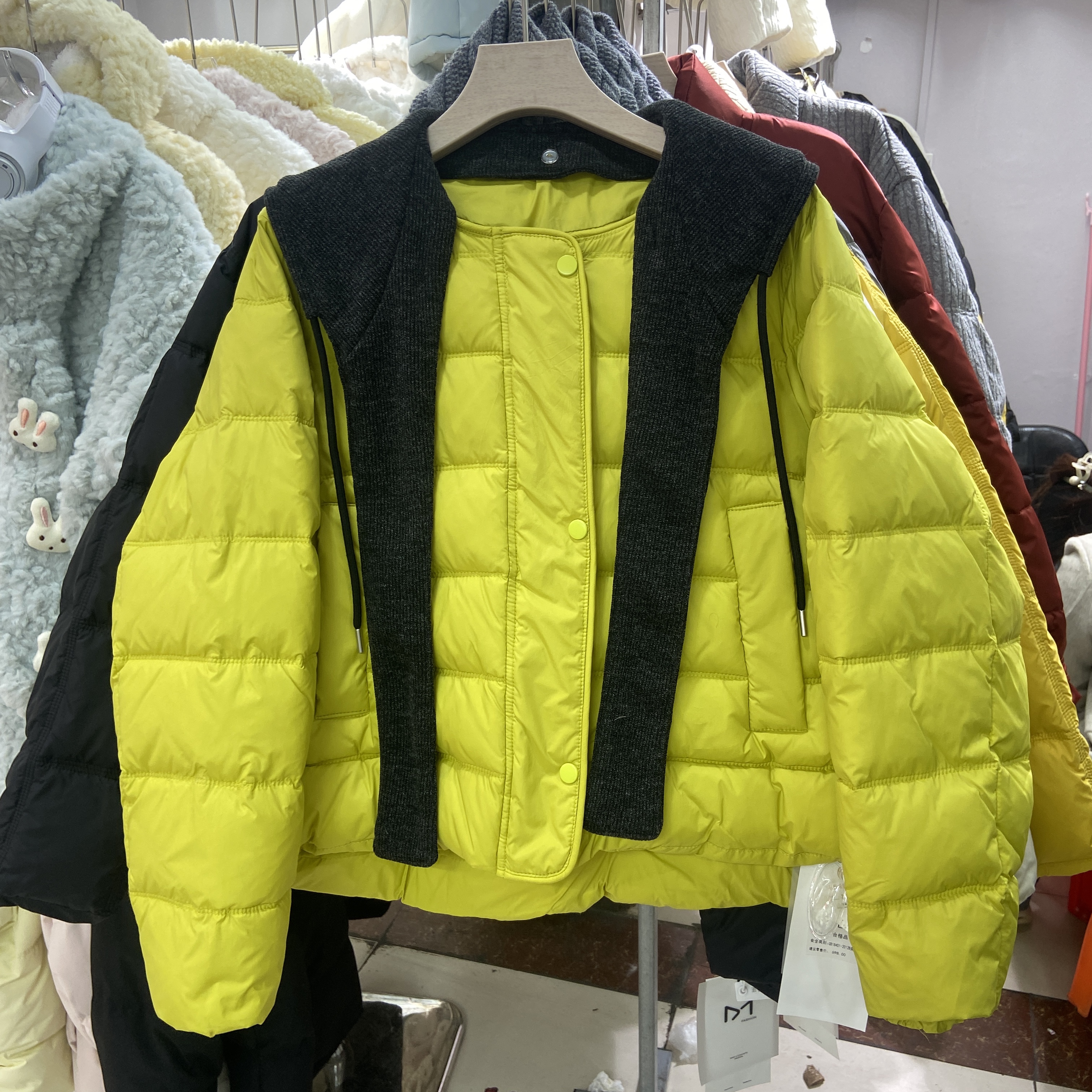 可拆卸针织披肩撞色龟背感羽绒服