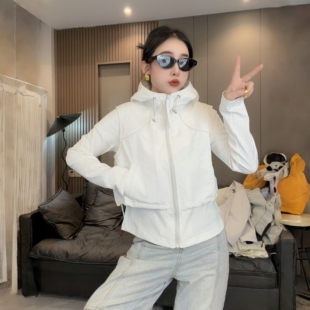 欧洲站速干运动休闲薄款连帽叠穿假两件防晒衣女显瘦跑步夹克外套
