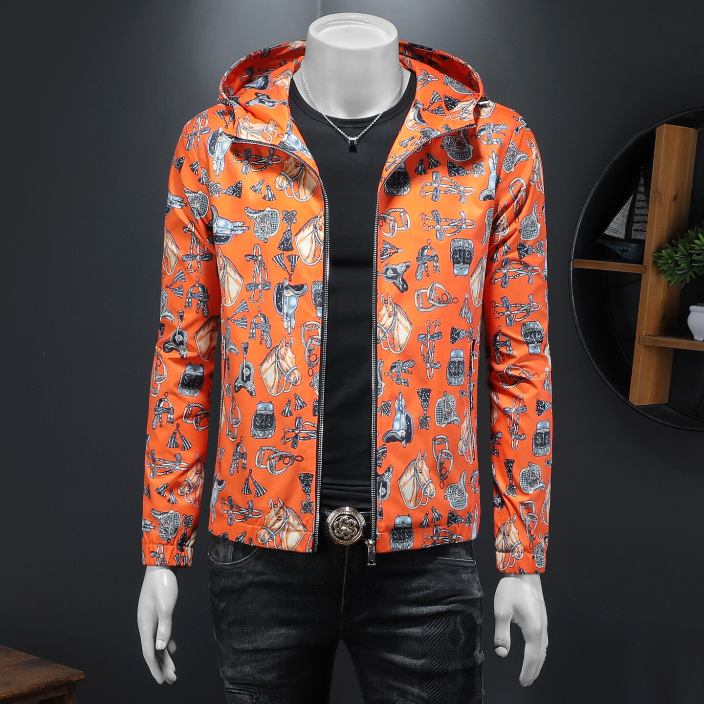 2026春季新款男士连帽印花夹克QT212-货号F7770-P175假模图，男装夹克，钱塘2010A