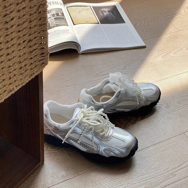 爆款小白鞋女2025春秋季月牙底小个子蕾丝珍珠带内增高休闲德训鞋