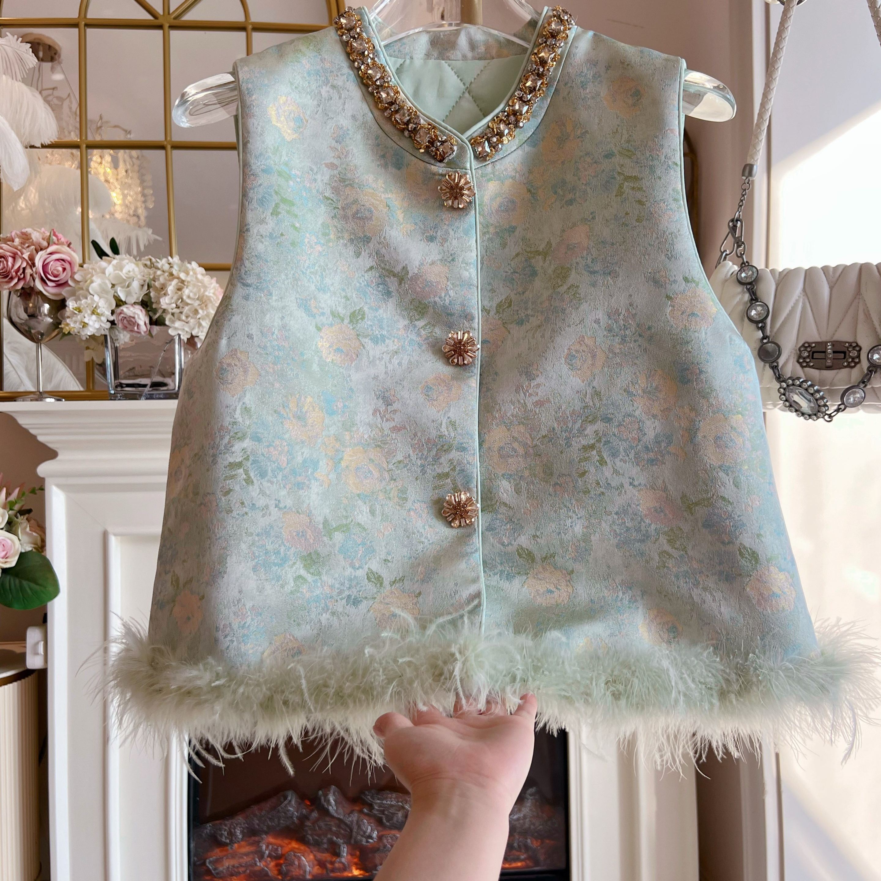 新中式重工水钻夹棉加厚马甲背心设计感宽松气质鸵鸟毛马夹外套女