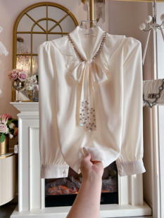 法式小众雪纺衫衬衣女2026年春季新款重工镶钻蝴蝶结宽松缎面衬衫
