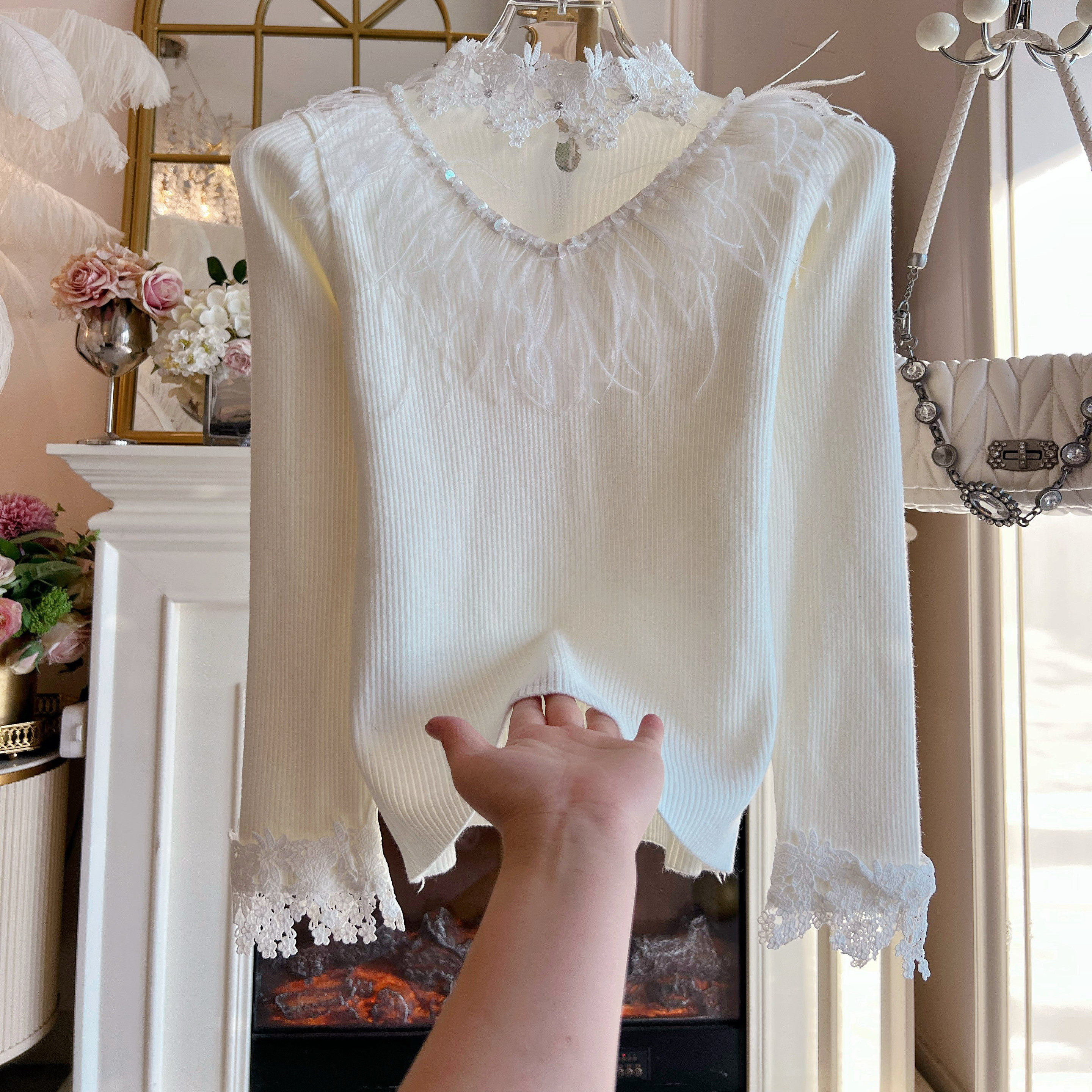 台湾货2025年秋冬新款内搭打底衫毛衣拼接荷叶边镶钻羽毛针织衫女