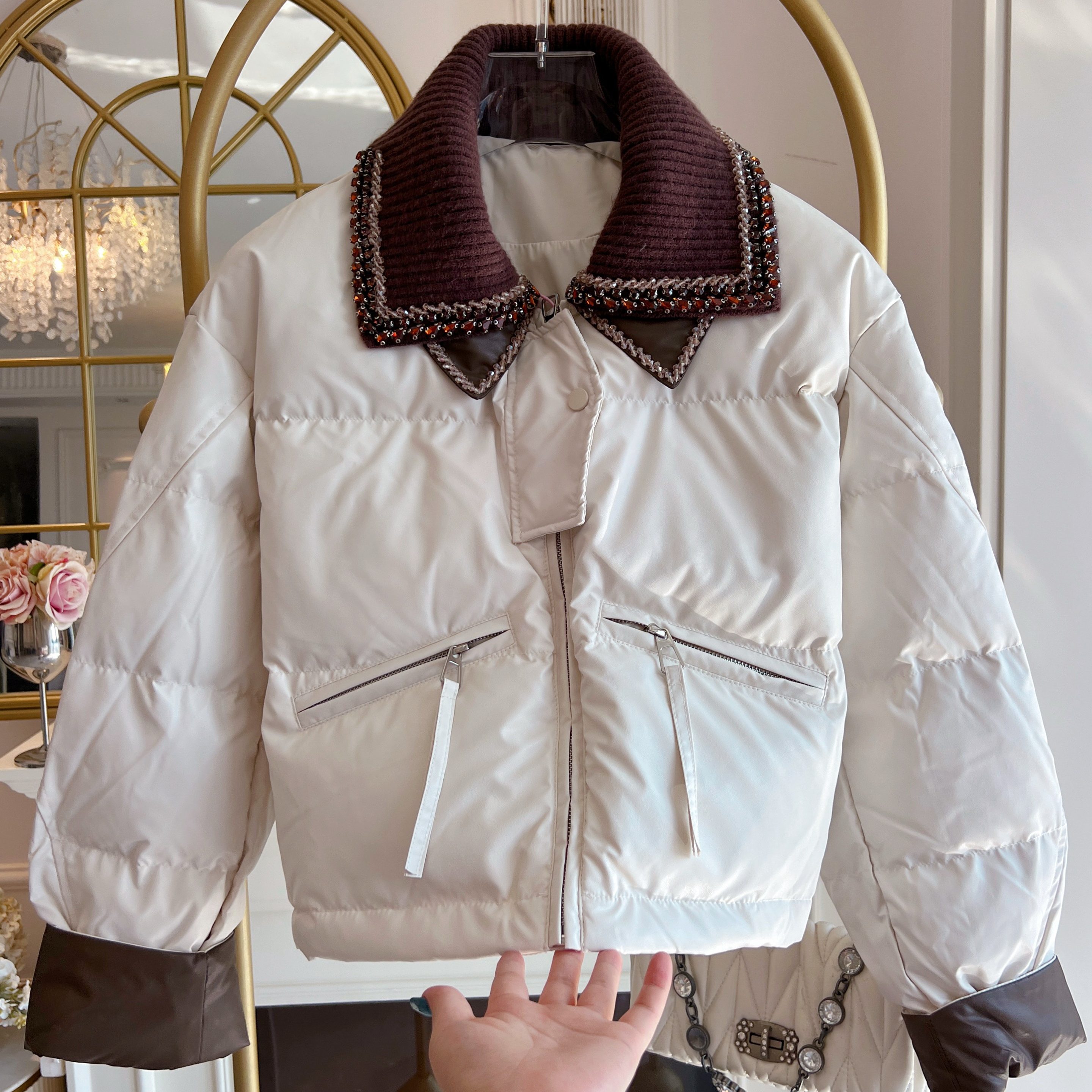 2025年秋冬pu皮重工镶钻针织翻领羽绒服外套女短款免洗加厚面包服