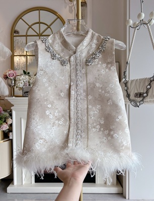 新中式国风盘扣刺绣马甲女2025年秋冬重工镶钻鸵鸟毛拼接马夹外套