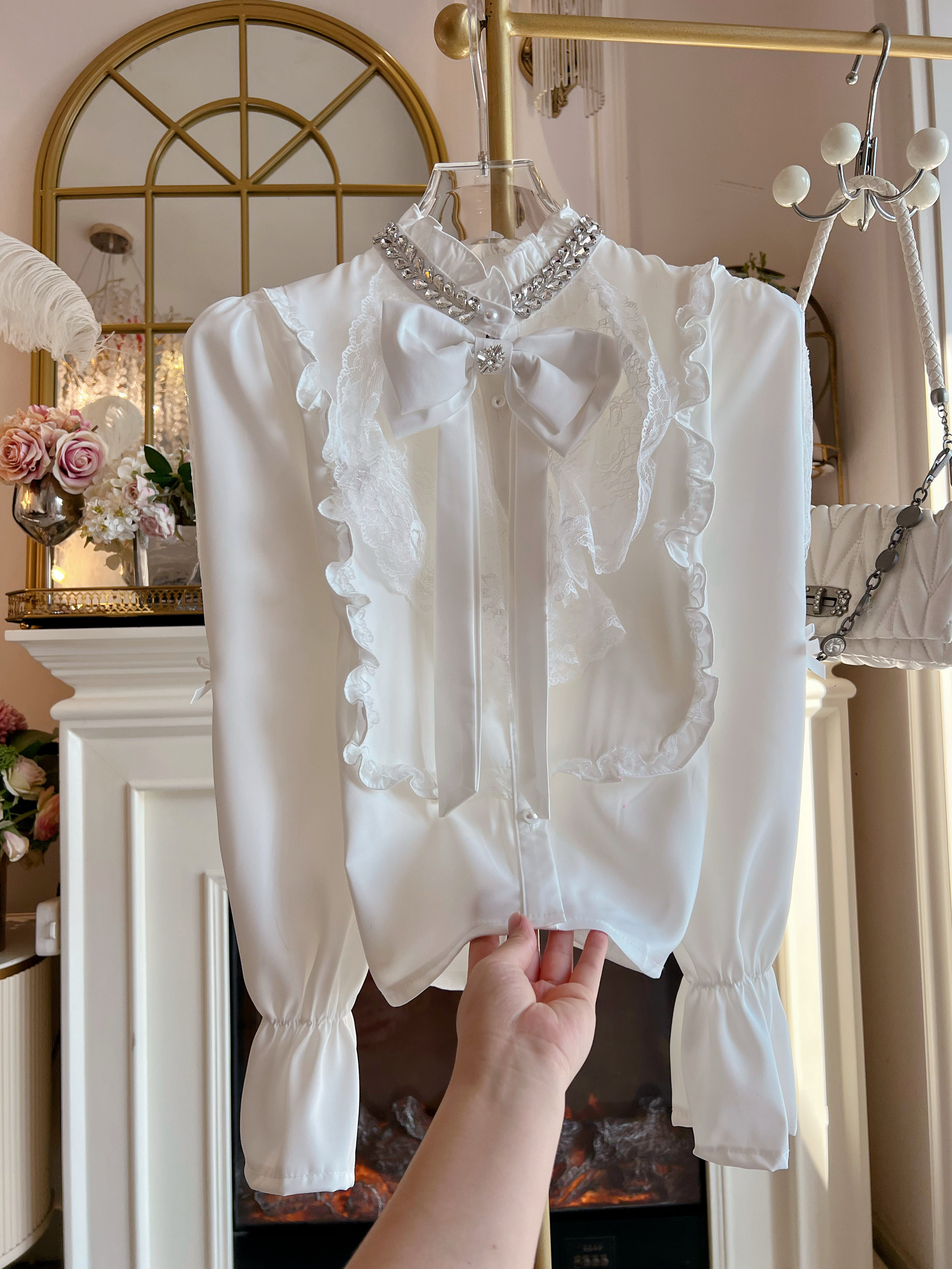 2026年春季新款重工镶钻蝴蝶结衬衫女高级感喇叭袖上衣宫廷风衬衣,女装/女士精品,衬衫,淘宝优惠券,粉丝福利购,淘宝优惠卷