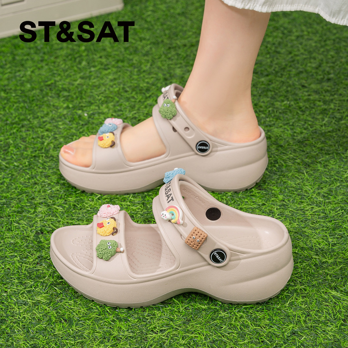 星期六沙滩外穿厚底洞洞鞋一字拖女款2026夏季新款踩屎感沙滩凉鞋