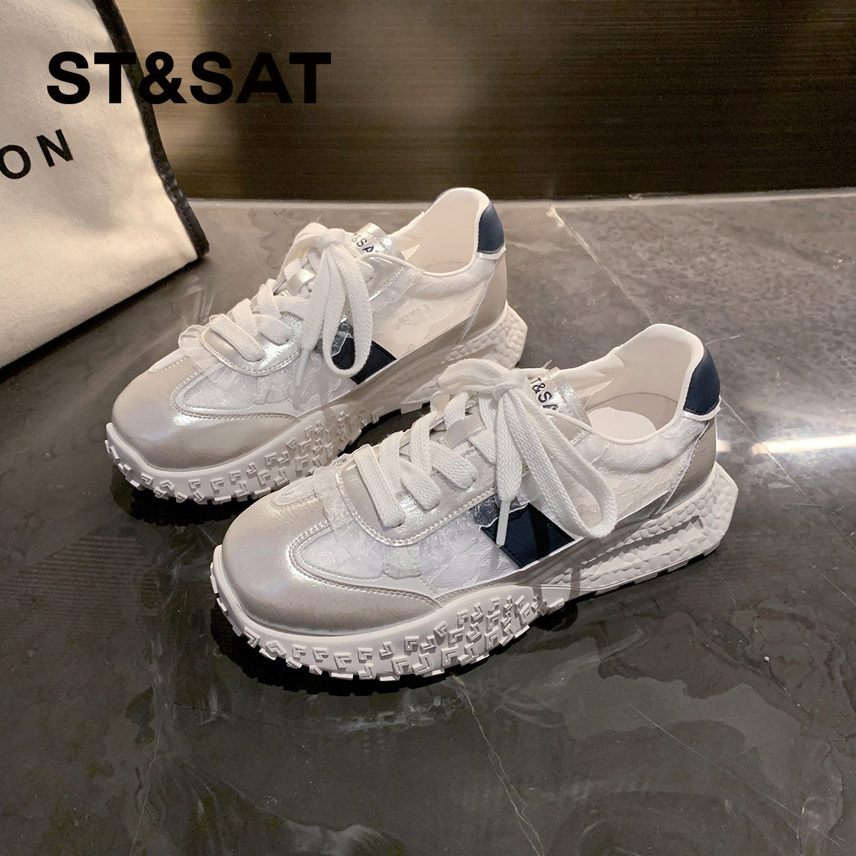 星期六德训鞋女款2025新款夏季蕾丝透气网鞋芭蕾阿甘休闲鞋子百搭