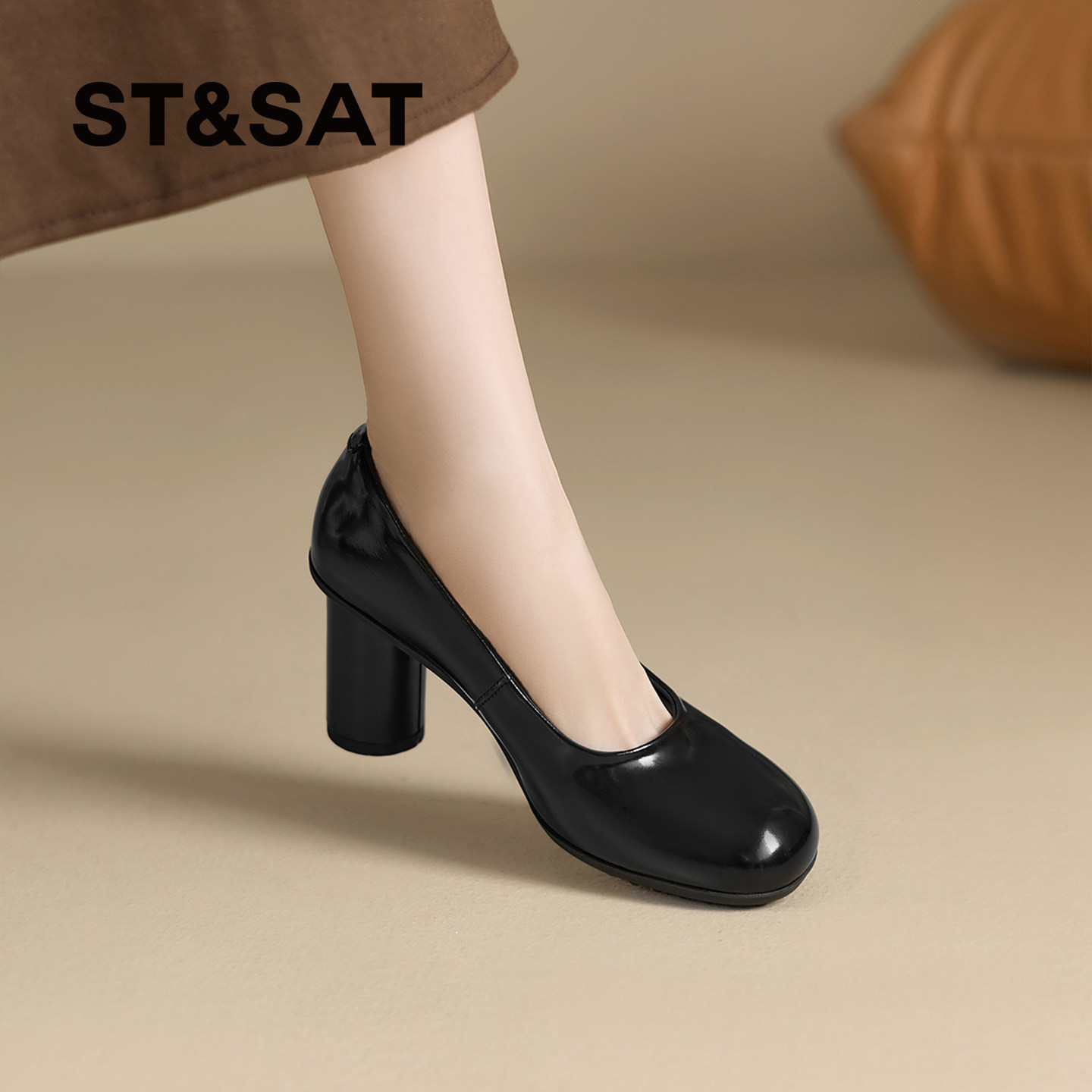 星期六2026夏季新款圆头粗跟浅口单鞋女黑色漆皮高跟鞋真皮不累脚