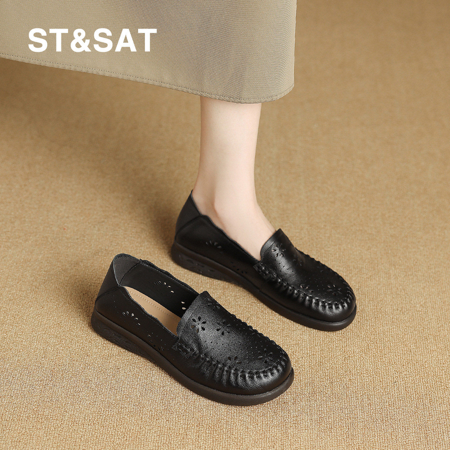 星期六黑色小皮鞋女款2026新款春夏平底豆豆鞋一脚蹬镂空乐福鞋女