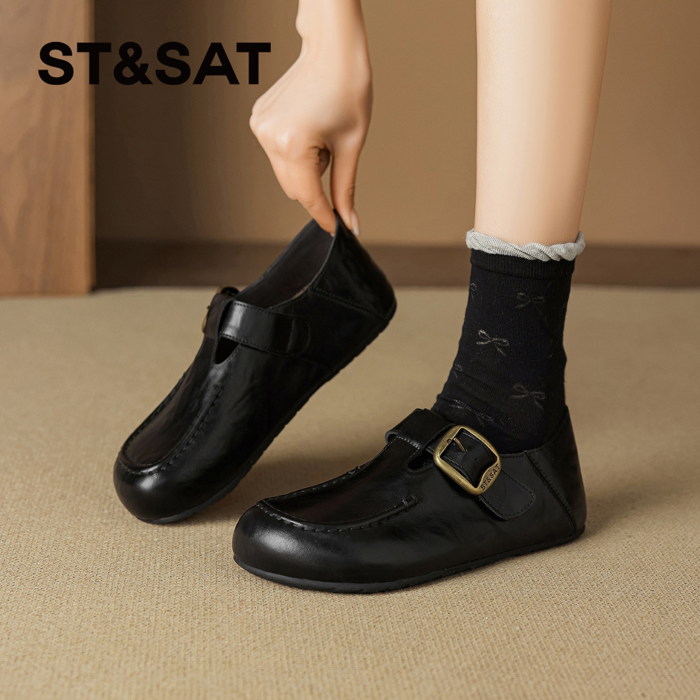 星期六真皮勃肯鞋女26春夏新款软底内增高一脚蹬休闲乐福鞋小皮鞋