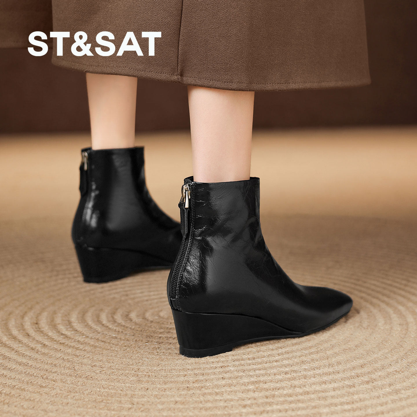 星期六真皮坡跟方头显瘦短靴
