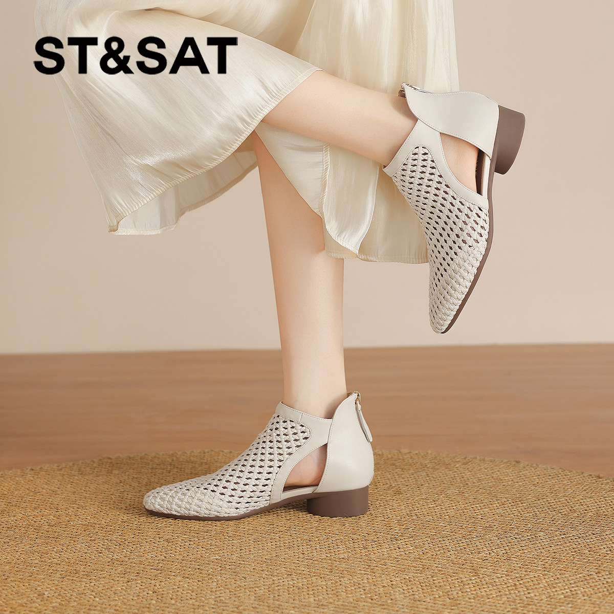 星期六编织镂空凉鞋女款春夏季2026新款透气平底纯色包跟尖头鞋子