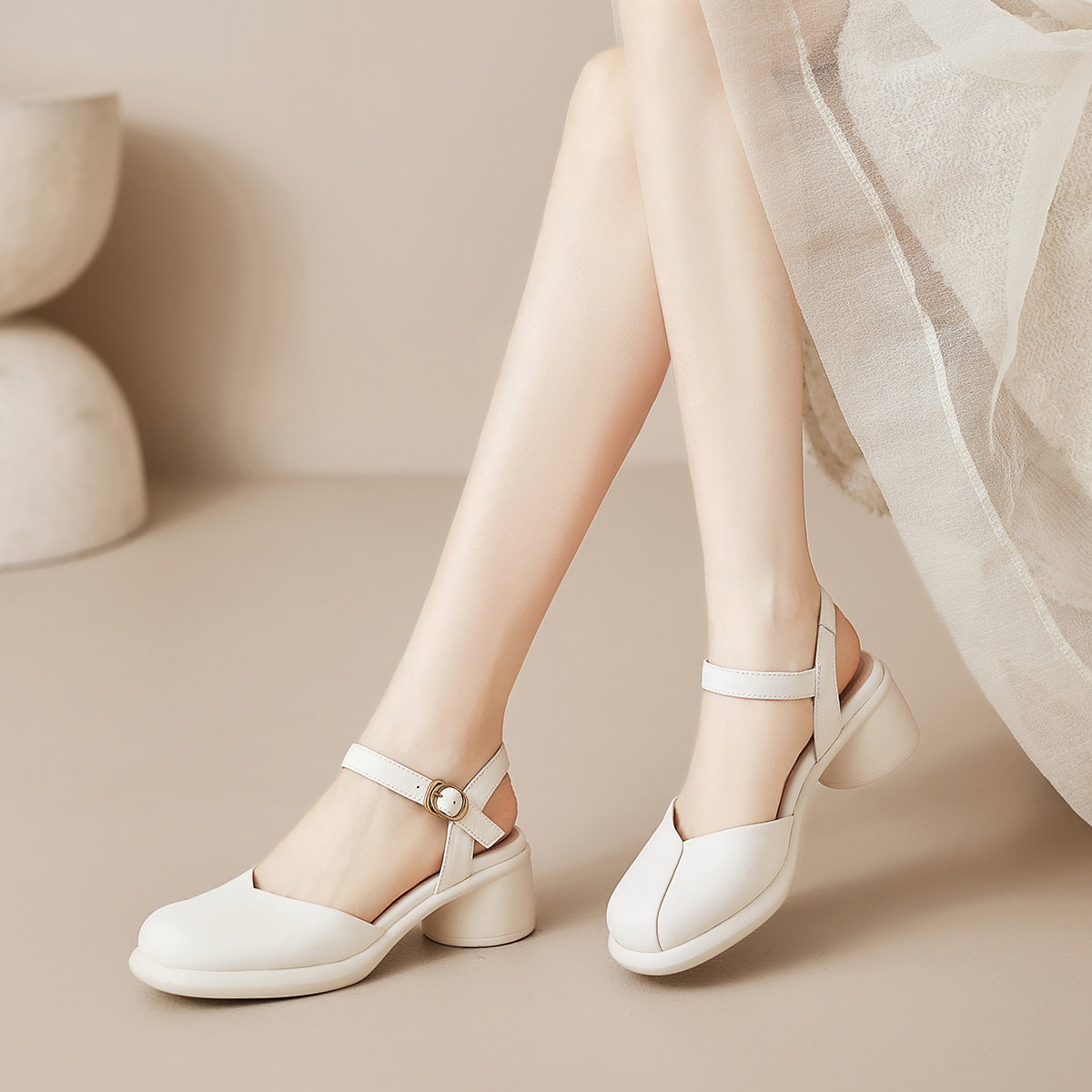 星期六夏季配裙子新款圆头包头凉鞋女粗跟软底通勤鞋外穿不累脚