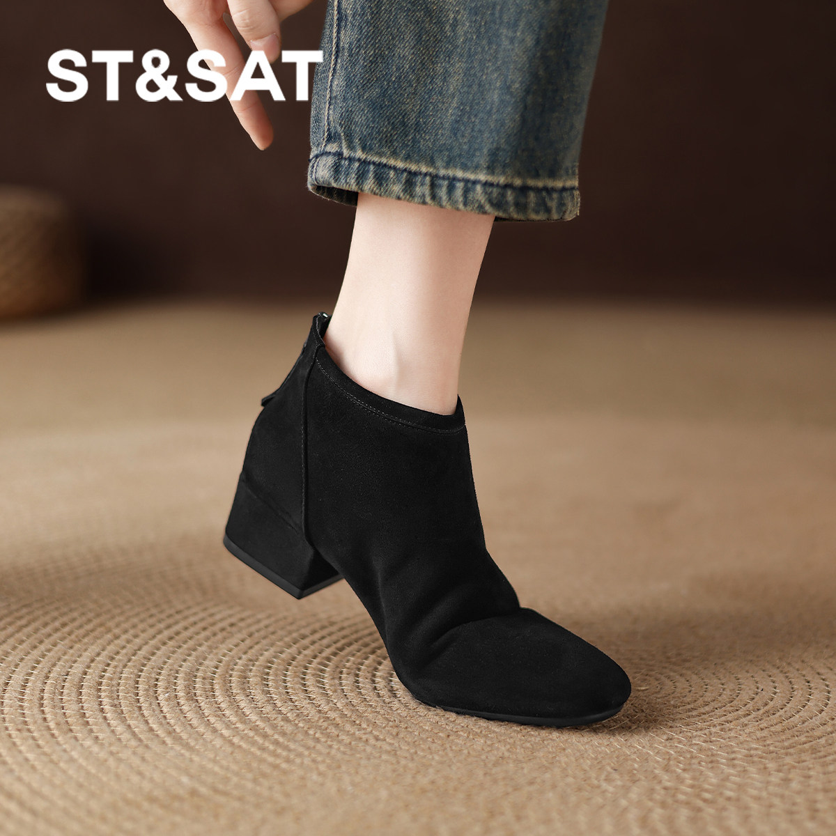 星期六黑色绒面瘦瘦小短靴2025新款秋冬季加绒女款踝靴皮靴女靴子