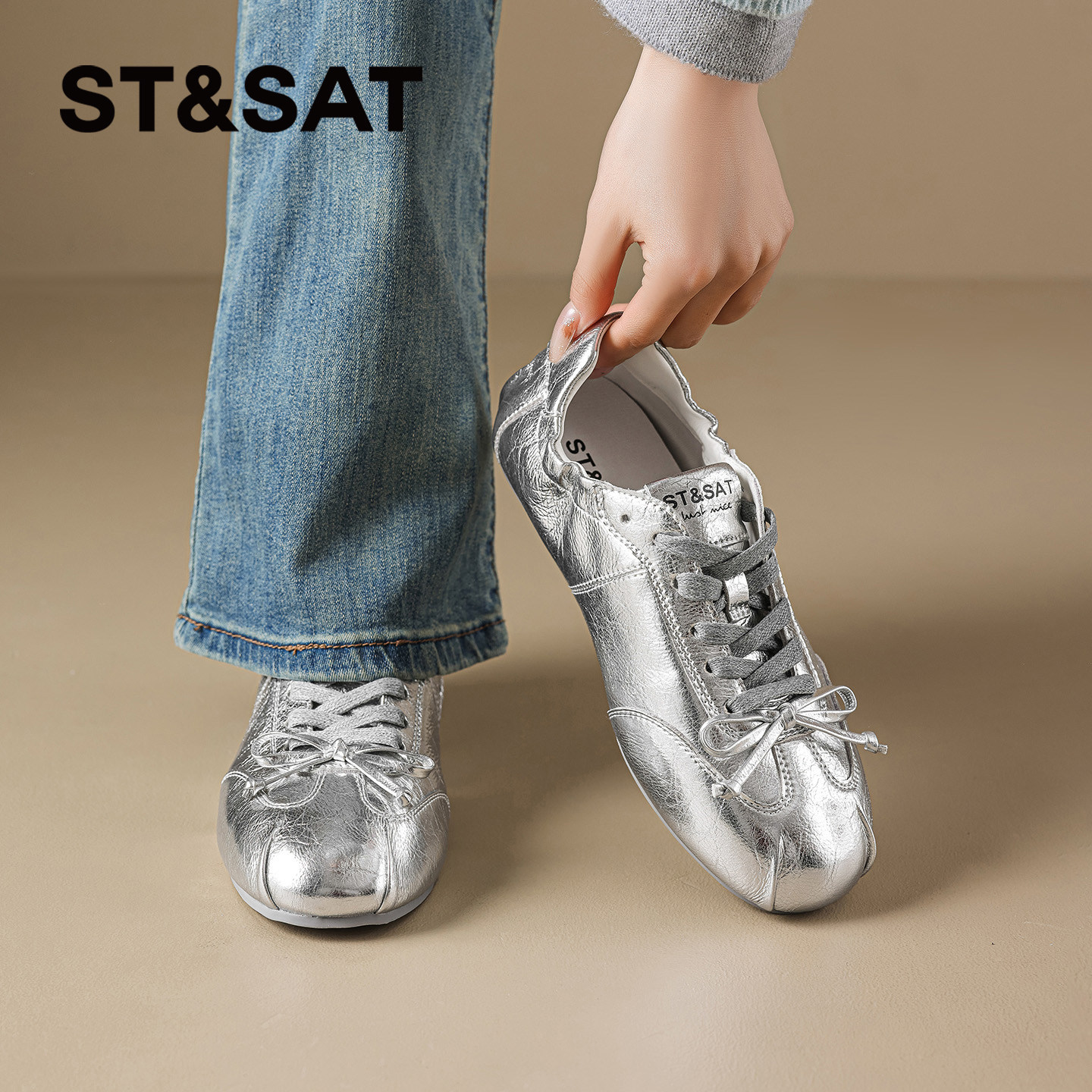 星期六银色德训鞋女2026年春季新款蝴蝶结配饰芭蕾舞鞋低跟休闲鞋
