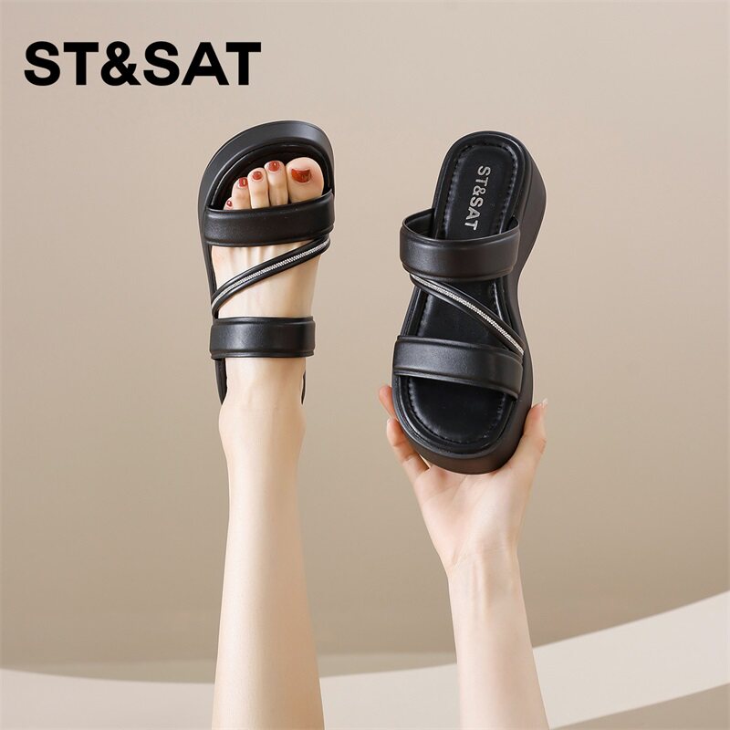 星期六松糕凉拖鞋女外穿新款夏季通勤风透气水钻厚底沙滩一字拖鞋