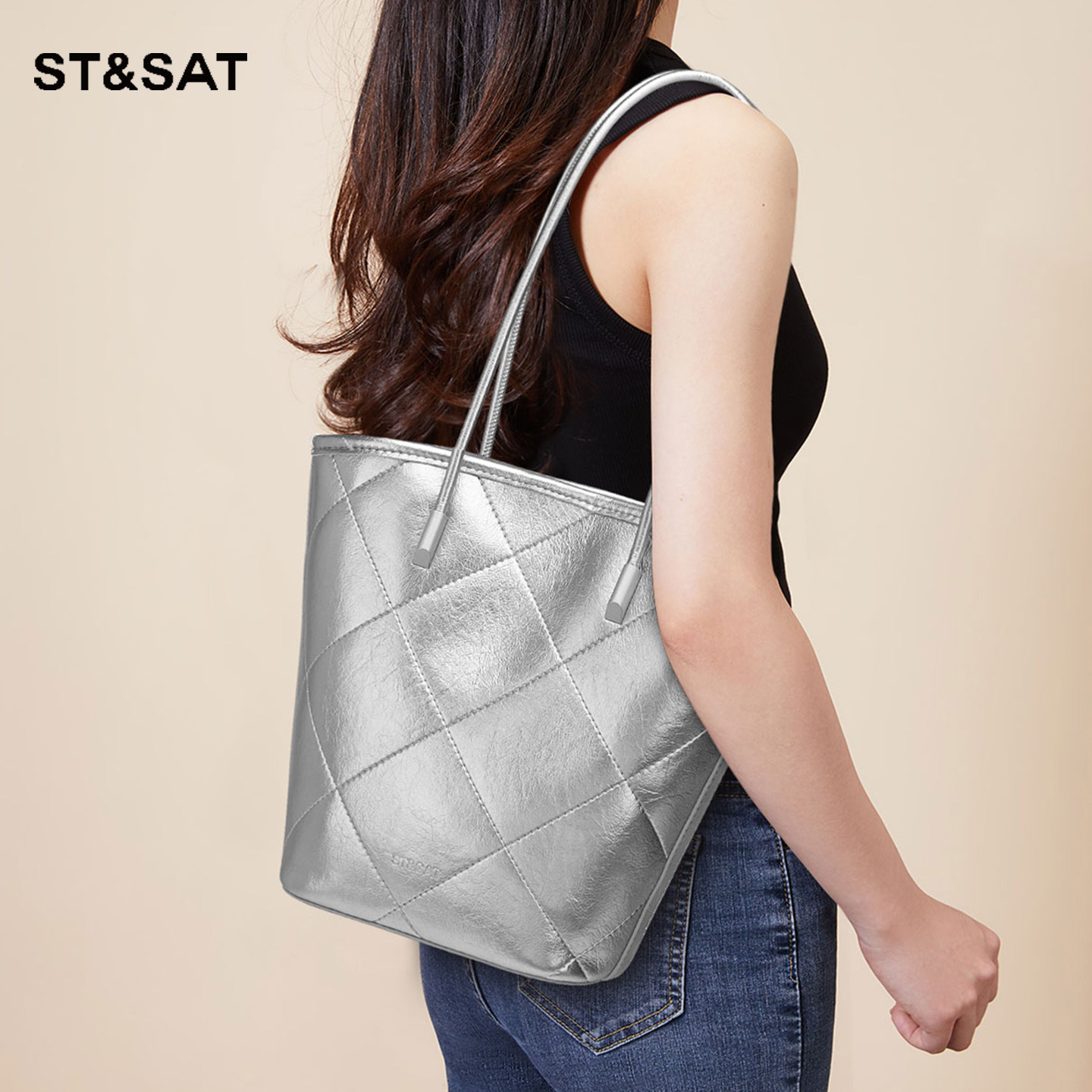 星期六超火银色水桶包包女新款夏季百搭单肩腋下包手提通勤托特包