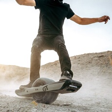 Самобалансирующийся электромобиль 美国onewheel自平衡电动滑板新款gt智能电动车成人代步车正品