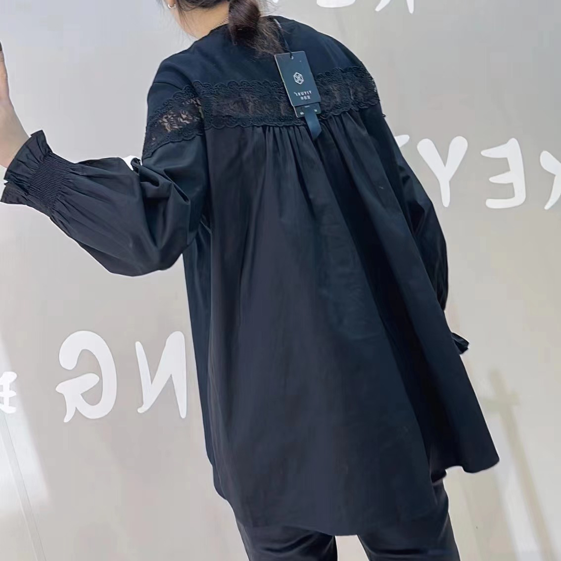 宜语析3857镂空蕾丝纯棉卫衣T恤大码女装2023秋冬新款长袖中长款