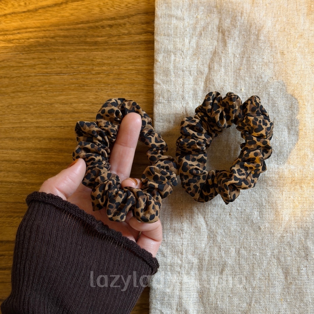 2个装。实用高弹力豹纹气质小发圈 简约百搭扎头发橡皮筋头花发绳