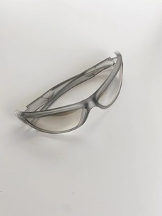 太阳眼镜帅 粗边墨镜甜酷辣妹凹造型抖音网红同款 404 店Y2K一体式