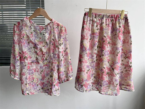 微瑕夏季新款甜美碎花洋气时尚减龄圆领套头雪纺两件套优雅气质C4