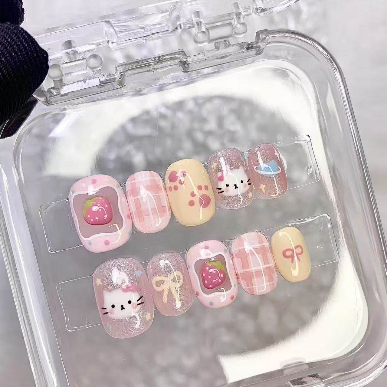 草莓猫咪可爱儿童卡通穿戴甲短款美甲女童指甲可拆卸