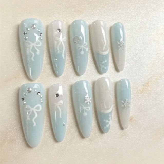 冰蓝渐变雪花蝴蝶结穿戴甲长款杏仁显白纯欲风手工成品甲片半手工