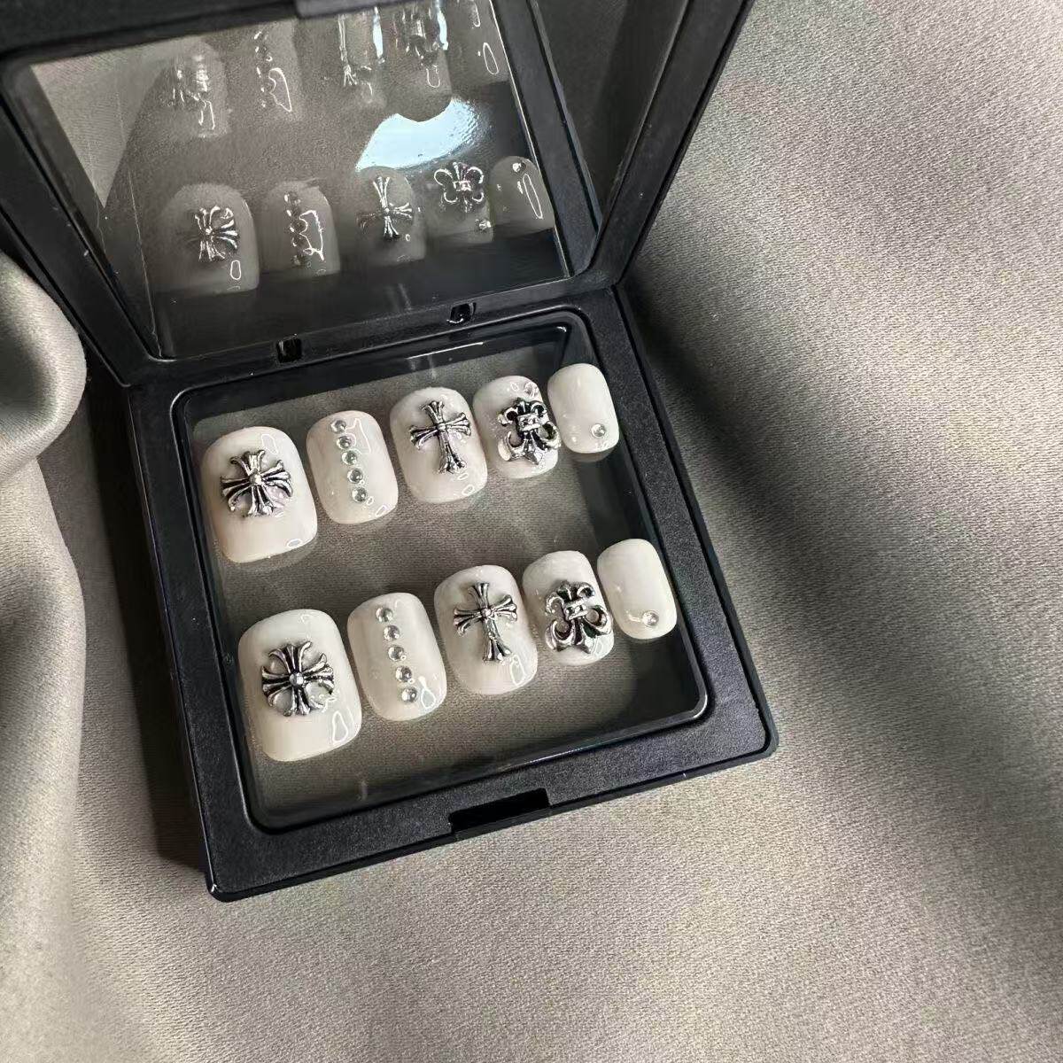 夏季短款清冷奶白色美甲纯手工穿戴甲美甲穿戴甲爆款