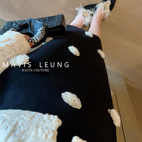 MAVIS LEUNG 细节控福音 立体珍珠花朵优雅女子针织中长半身裙