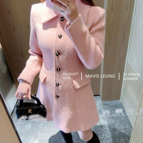 MAVIS LEUNG 梦幻序曲 财阀千金感奶油粉进口羊毛呢翻领裙摆大衣