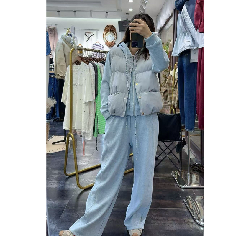 秋冬新款加绒加厚卫衣阔腿卫裤棉马甲三件套女套装保暖学院风减龄