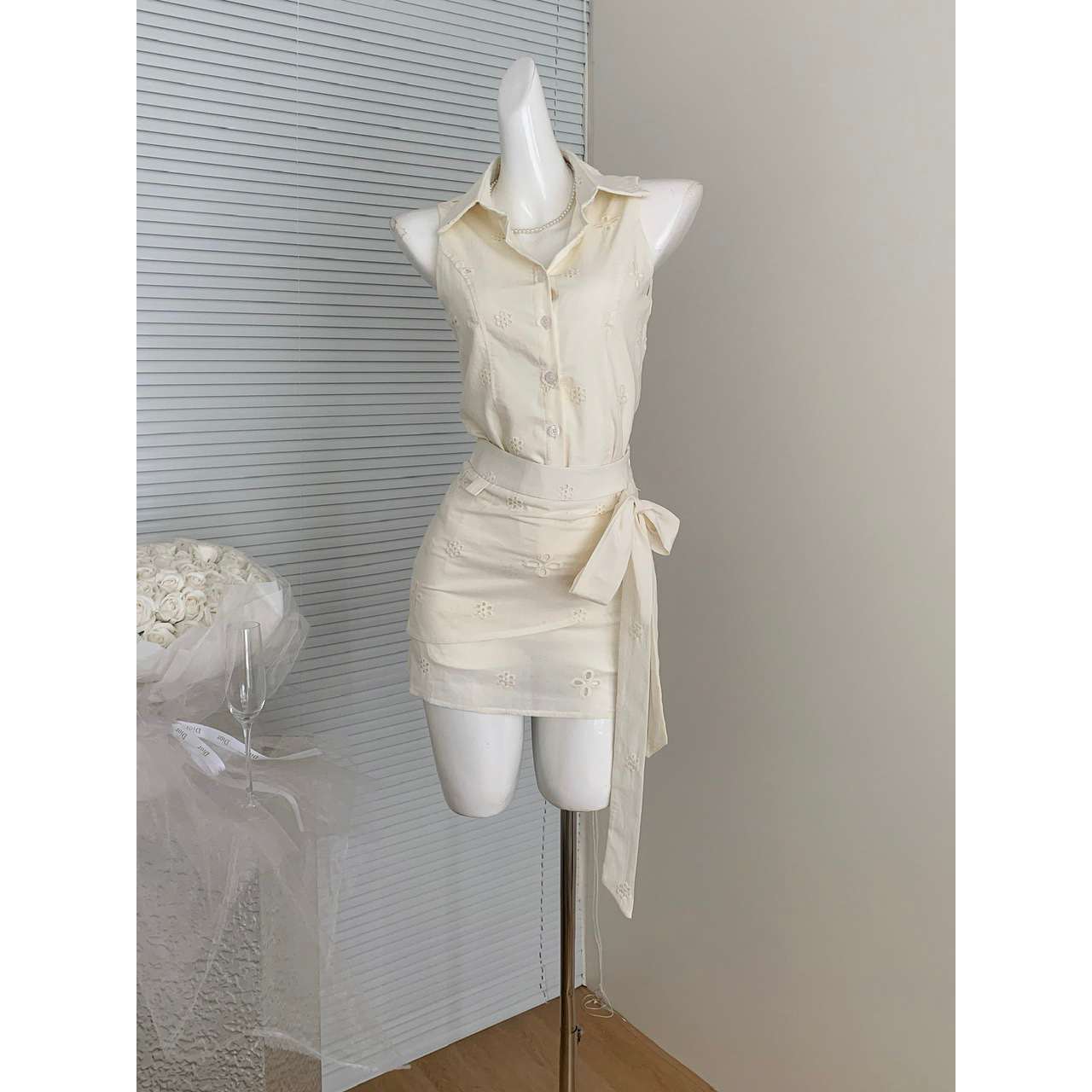 画解WAHJU 春夏新品早春修身纯欲无袖百搭上衣半裙套装