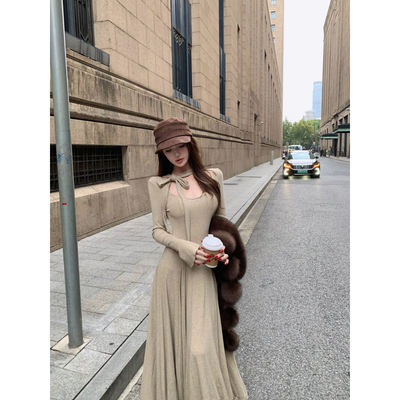 实价实拍  芭蕾风艺术大裙摆方领系带针织收腰长袖连衣裙