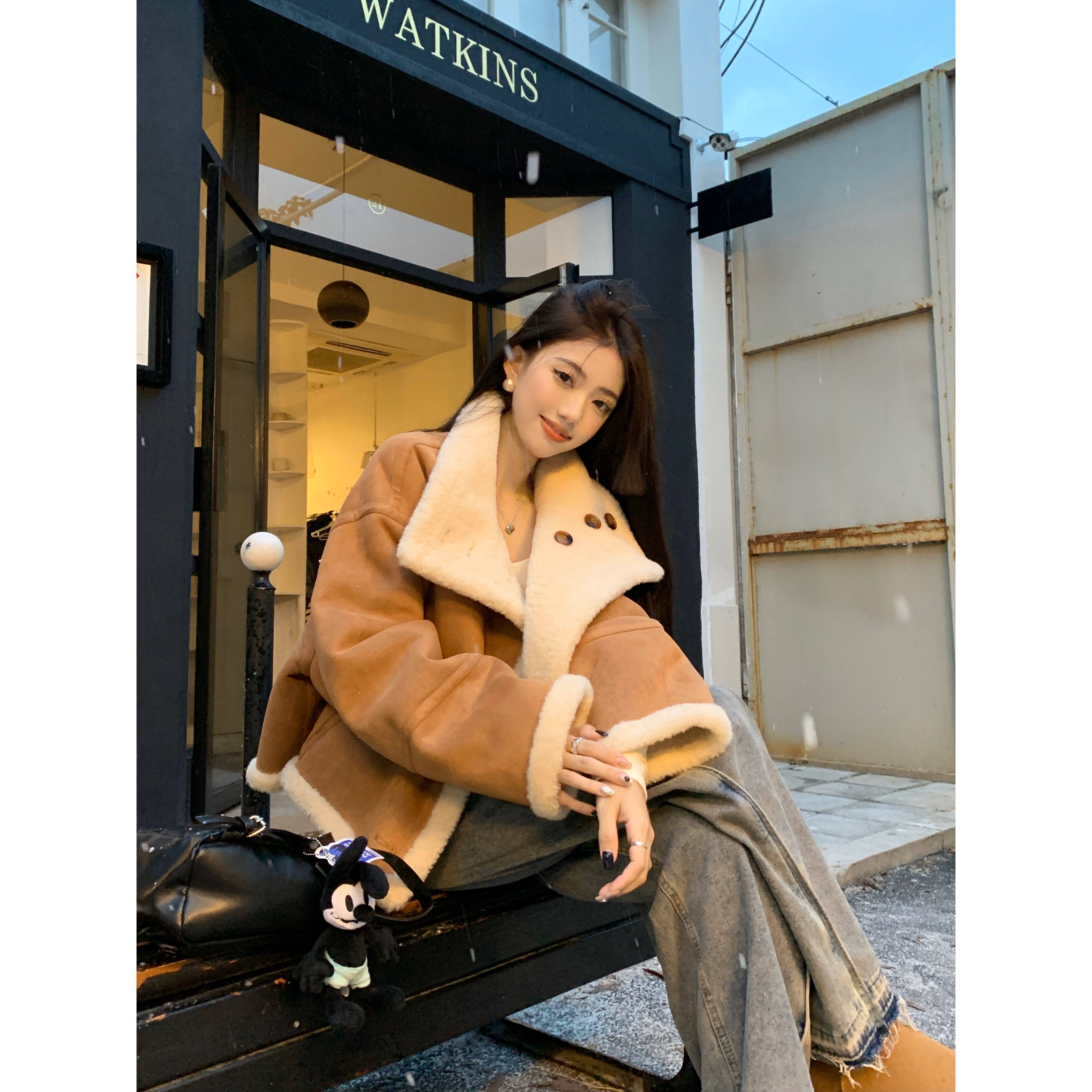 实拍实价~秋冬麂皮绒机车服宽松翻领拼接加厚皮毛一体短外套女