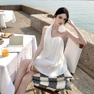 法式纯欲风设计感度假花朵挂脖抹胸吊带上衣半身短裙子女套装夏季