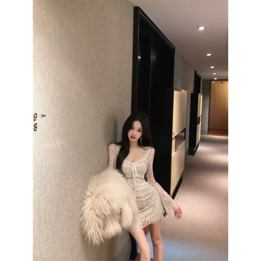 实拍实价  蕾丝修身优雅千金白月光气质连衣裙