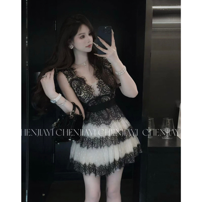 古早黑天鹅 重工蕾丝拼接设计师款无袖气质连衣裙