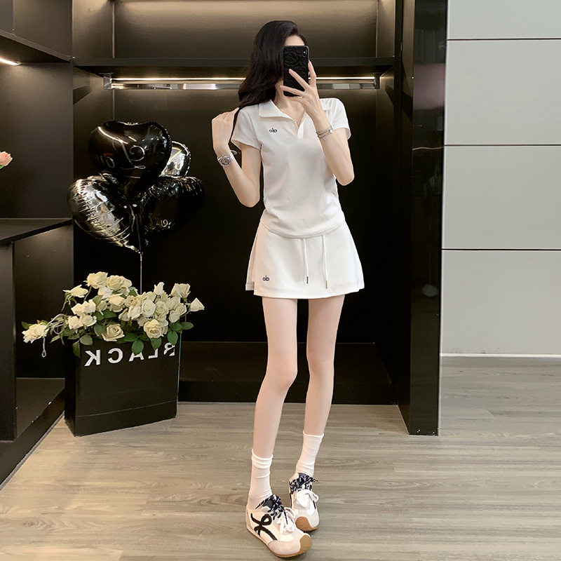 极简风运动风韩版短袖小标刺绣T恤女夏季显瘦休闲百搭ins套装
