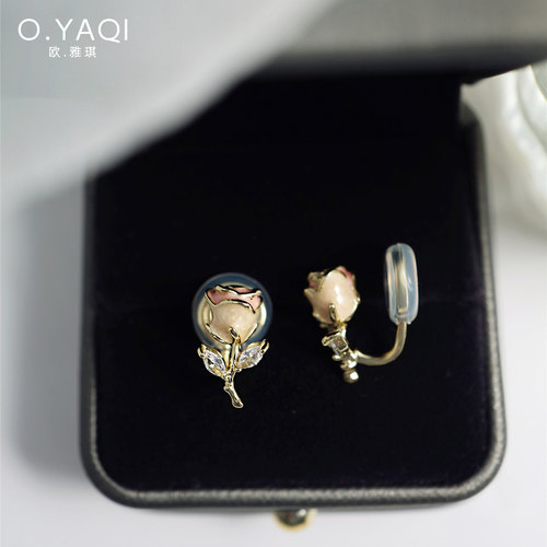 甜美小巧粉色玫瑰闪锆蚊香盘耳夹