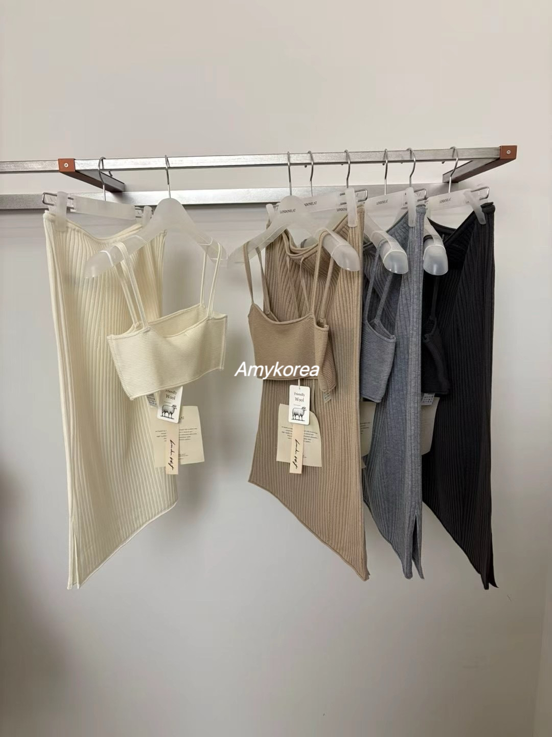 LONDON FLAT Amy韩代 25ss 东大门纯色针织吊带背心+半身裙两件套