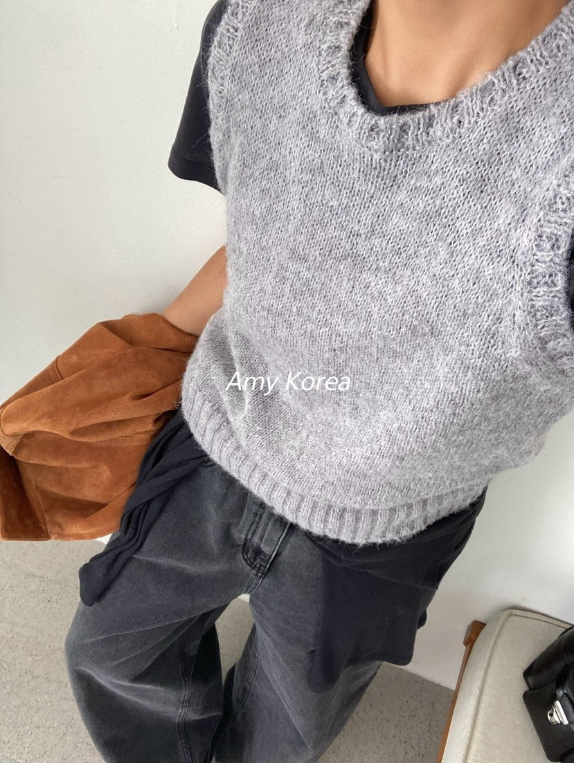 ROMANTICIZE Amy韩代 25fw 东大门 纯色圆领 针织背心  简约百搭