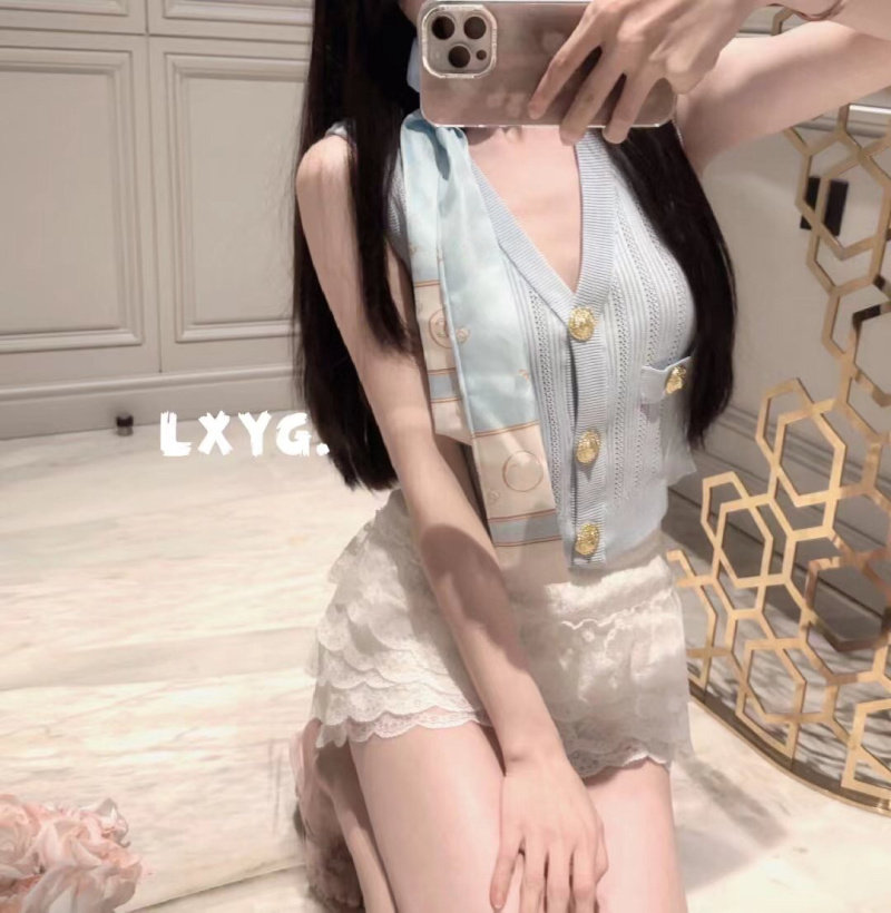 小香风无袖上衣女夏季V领薄款丝巾LXYG2025冰丝针织开衫马甲背心,女装/女士精品,背心吊带,淘宝优惠券,粉丝福利购,淘宝优惠卷